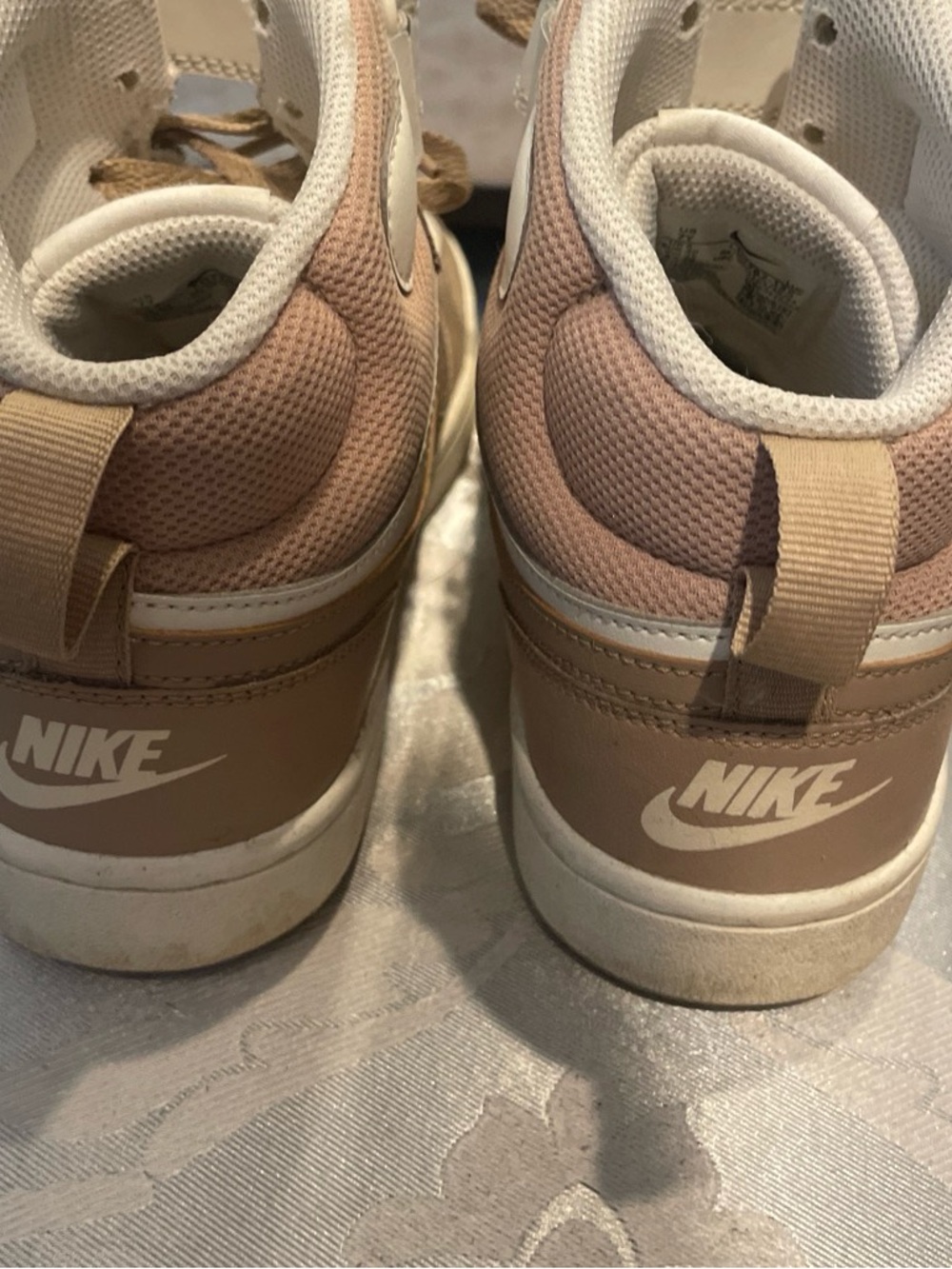 Nike Court Borough Mid 2
Big Kids Shoes Size 7Y